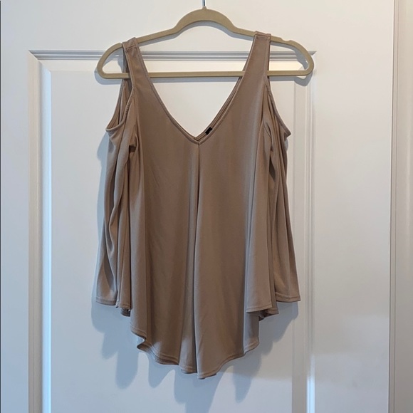 Open-Shoulder V-Neck/Back Blouse by DesignLab - Picture 3 of 5